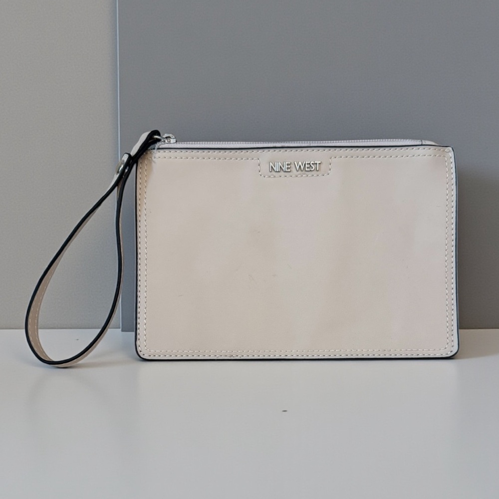Nine West Modern Classic Cream Wristlet Clutch Bag